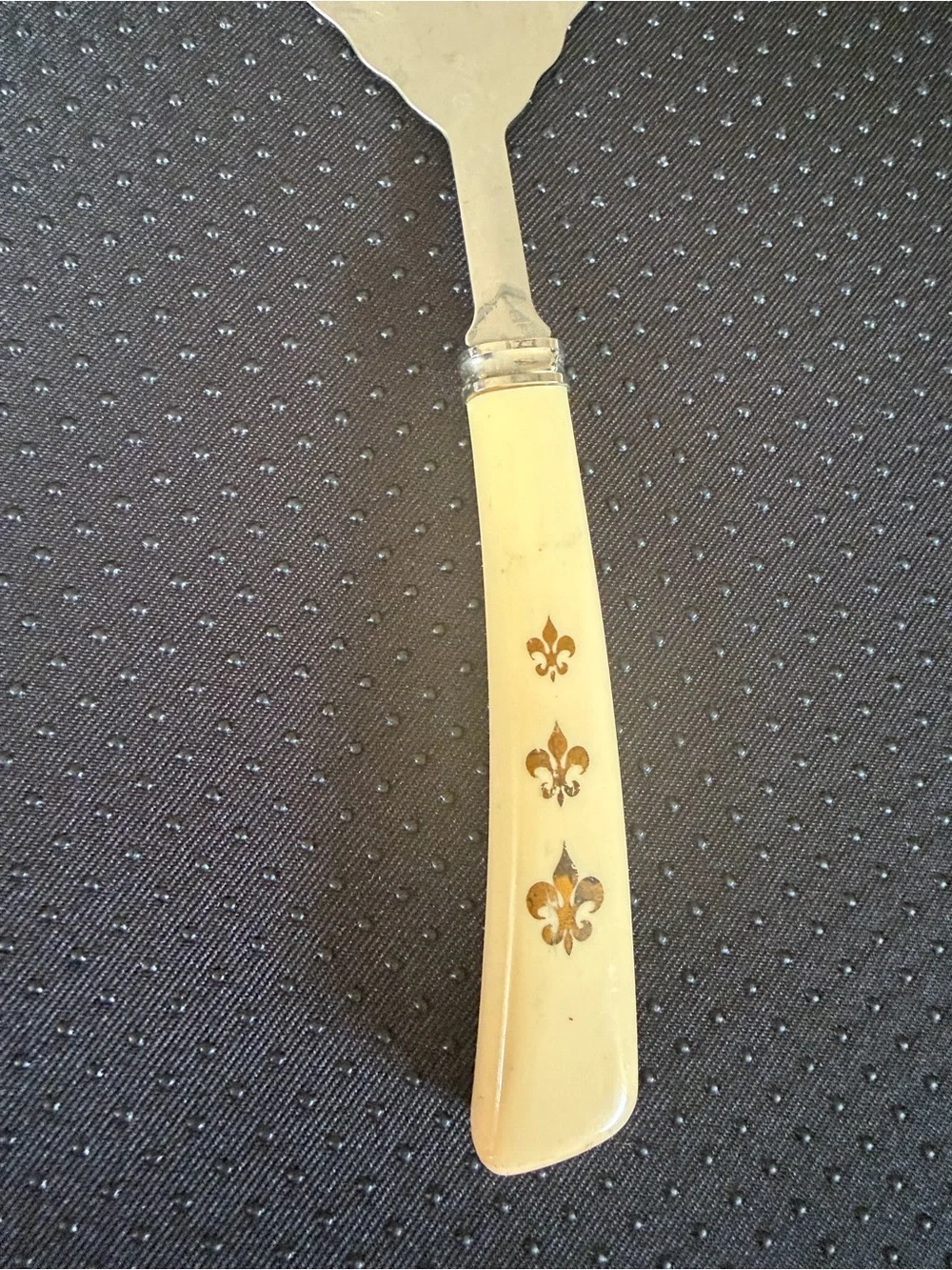Ivory Fleur-de-Lis Handle Pastry Fork - Home Dining